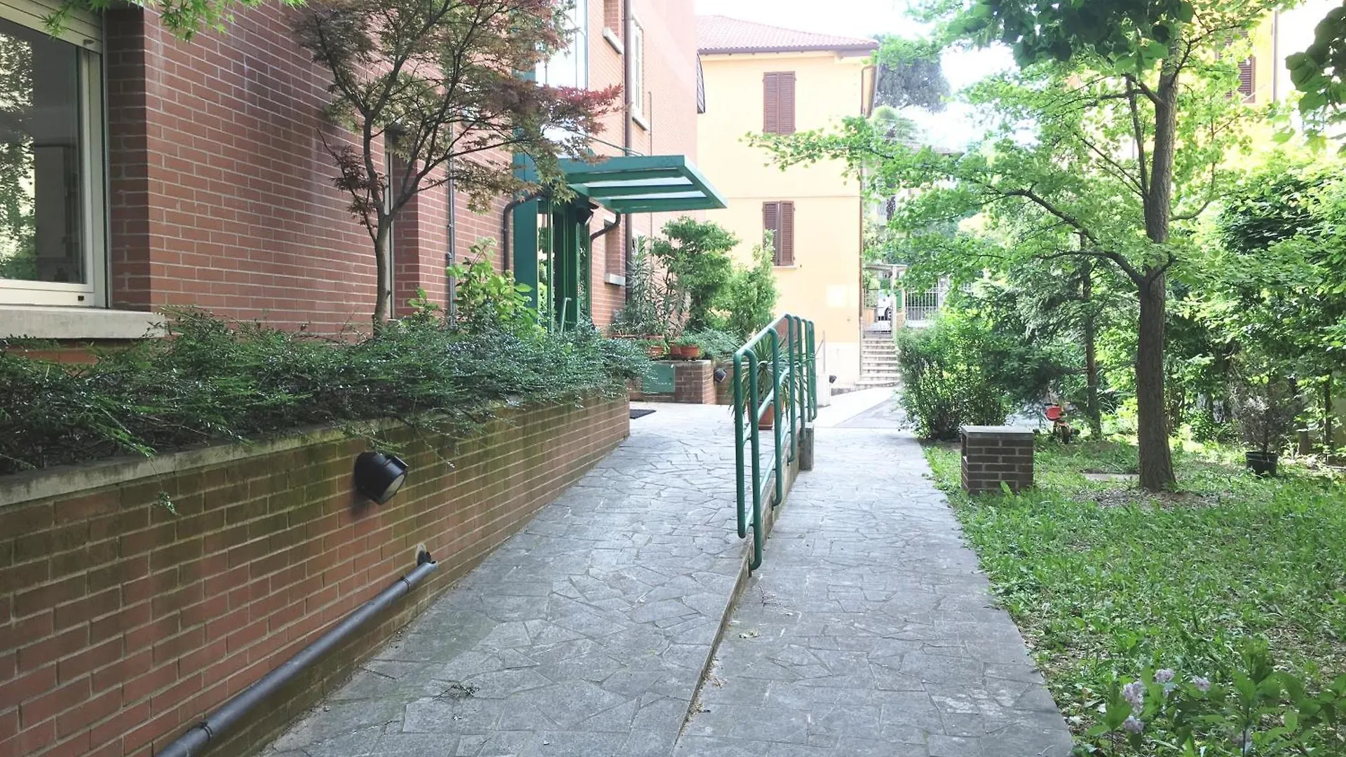 Old Bridge Apartement Bologna Italy